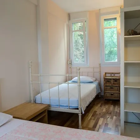 Appartement Lovely Apartm.near Airport *