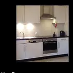 Lovely Apartm.near Airport Apartament
