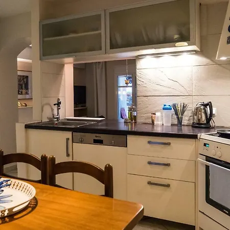 Lovely Apartm.near Airport Kardiá