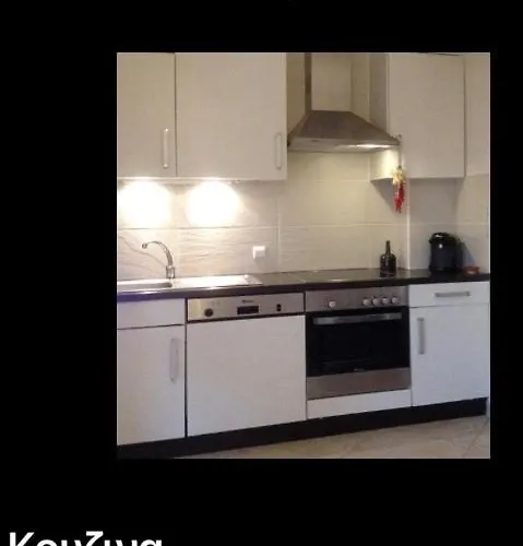 Lovely Apartm.near Airport דירה