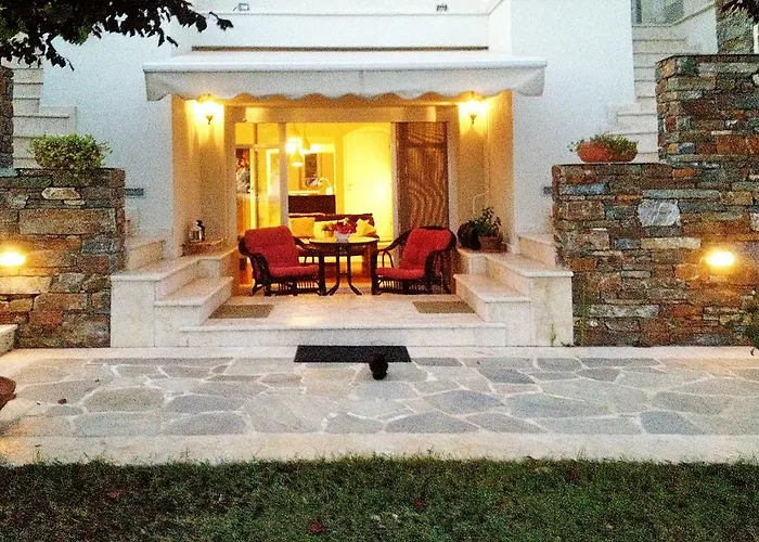 Lovely Apartm.near Airport דירה *