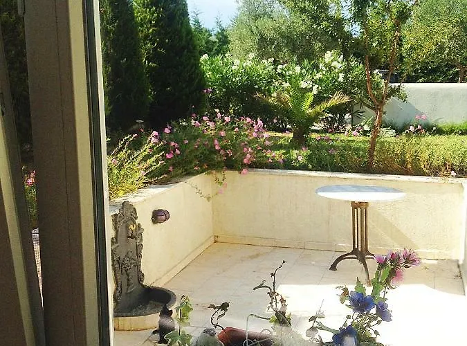 דירה Lovely Apartm.near Airport