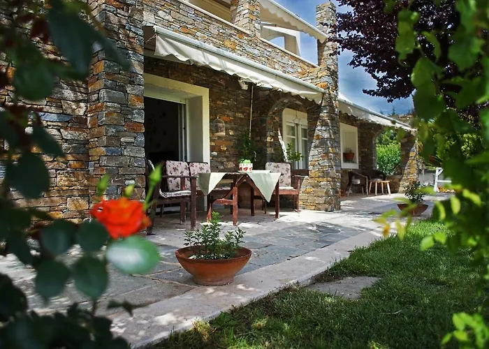 Lovely Apartm.near Airport דירה *