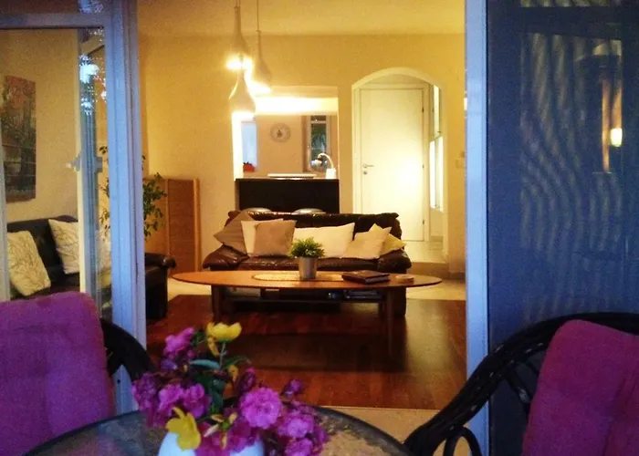 Lovely Apartm.near Airport