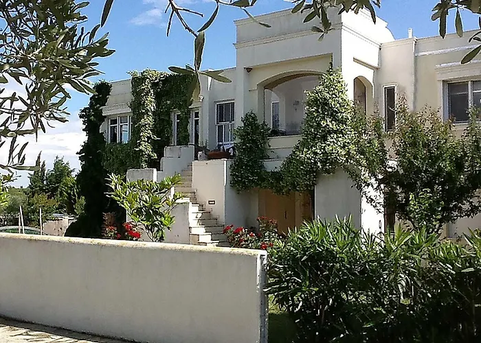 Lovely Apartm.near Airport דירה